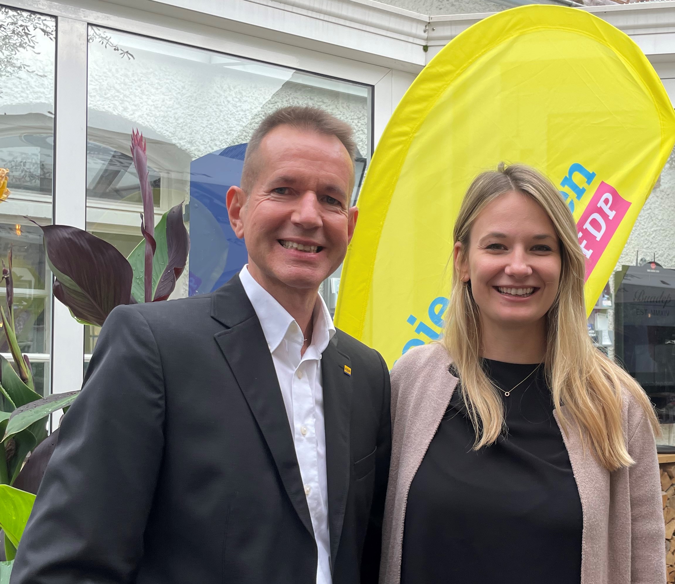 Dr. Claus Wunderlich und Jennifer Kaiser-Steiner (Bild: FDP München)